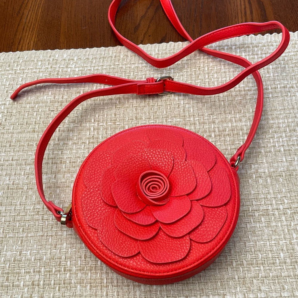 ๐HP๐ NWOT Charming Charlie Adorable Round Flower Handbag - Picture 2 of 12